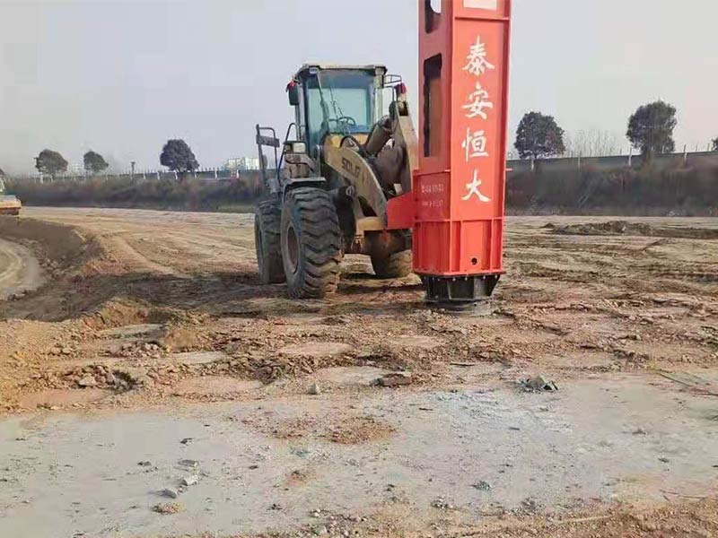 裝載機(jī)液壓打夯機(jī) 裝載機(jī)液壓打夯機(jī)